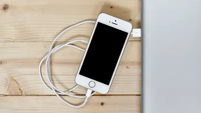 Průměrný výkon rychlonabíjení smartphonů vzrostl na 34 W, Apple na chvostu