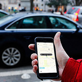 Další průšvih Uberu, řidiči účtují čištění za neexistující zvracení