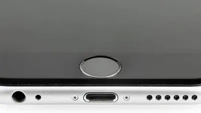 EU varuje Apple: použití MFi s USB-C může vést k zákazu prodeje iPhonů 15