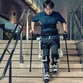 Exoskeleton od Hyundai dovoluje ochrnutým opět chodit