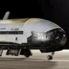 Nepilotovaný "raketoplán" X-37B se po 908 dnech úspěšně vrátil domů