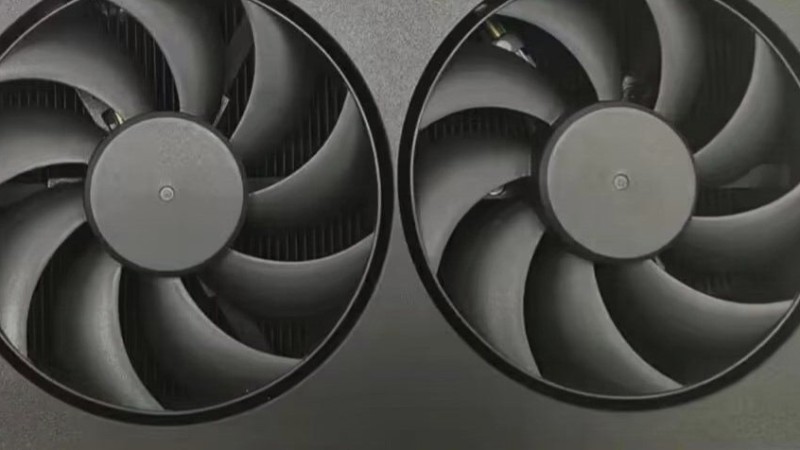 Objevil se snímek chladiče nové GeForce RTX 4090 Ti se 3 ventilátory