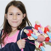 Projekt jednorožec: 10letá dívka si díky 3D tisku vyrobila superhrdinskou protézu