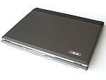 Notebook ASUS - šíkmý pohled