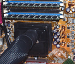 Upevnění chladiče na socket a CPU