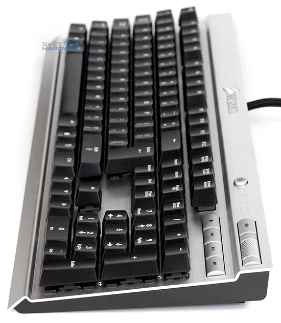 Corsair Vengeance K60 - klávesnice z boku