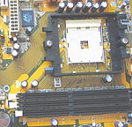 Socket 754 má jednoduchý řadič DDR400