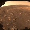 Rover Perseverance zvládl na Marsu svou první jízdu i otočku