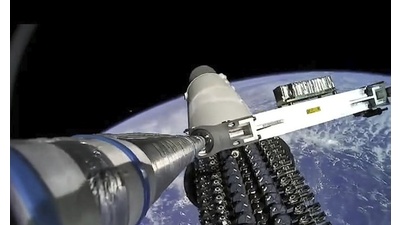 SpaceX vyneslo do vesmíru první satelity Starlink V2 Mini, Musk ukázal fotky