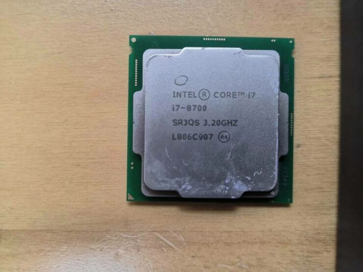 [Obrázek: Intel-Core-Desktop-CPU-Counterfeit-Scam_2-740x555.jpg]
